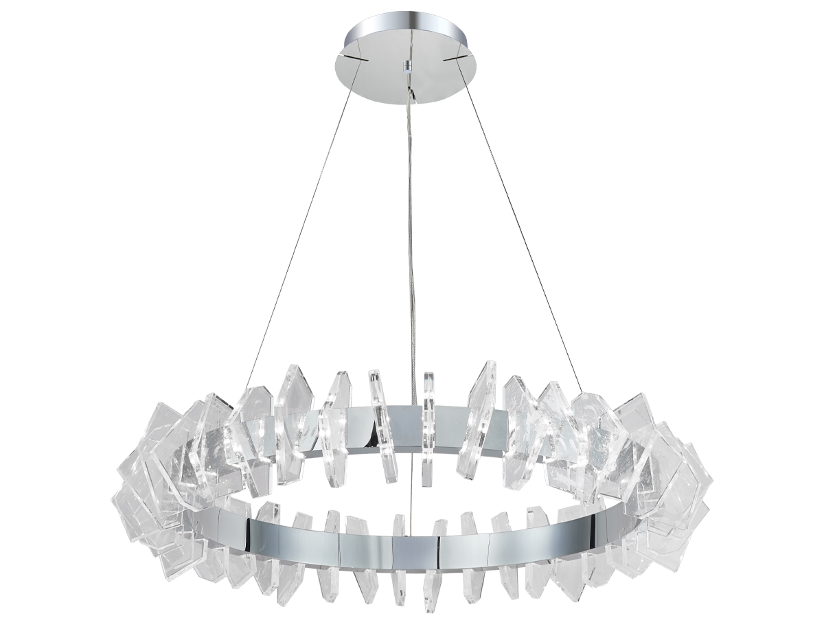 Luminaires modernes en verre avec un détail marqué, qui créent un effet lumineux intéressant dans l’espace.